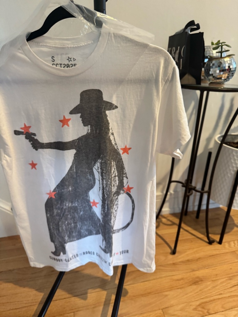 Beyoncé Cowboy Carter White Graphic Short Sleeve Tee - Picture 3 of 7